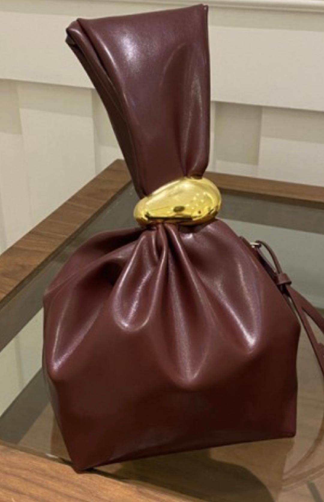 BURGUNDY BUCKET BAG